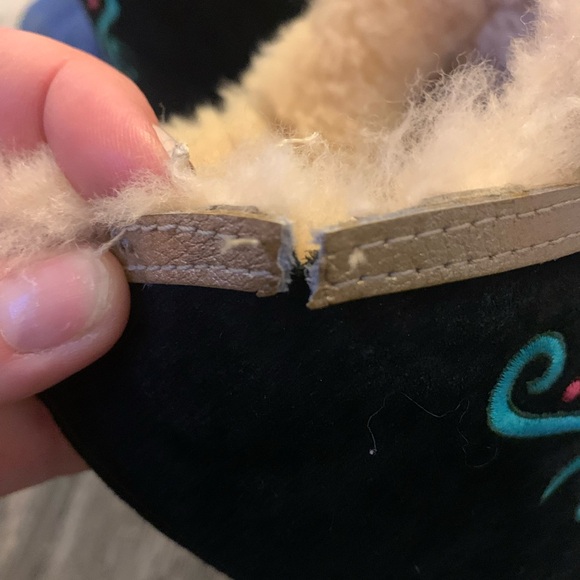 Disney Uggs - Picture 5 of 6